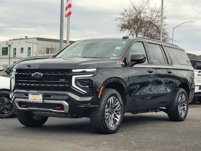 Used 2025 Chevrolet Suburban Z71 image 10