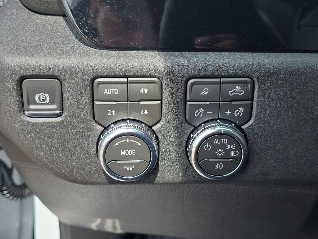 New 2026 GMC Sierra 2500 SLT w/ SLT Premium Package AWD/4WD image 28