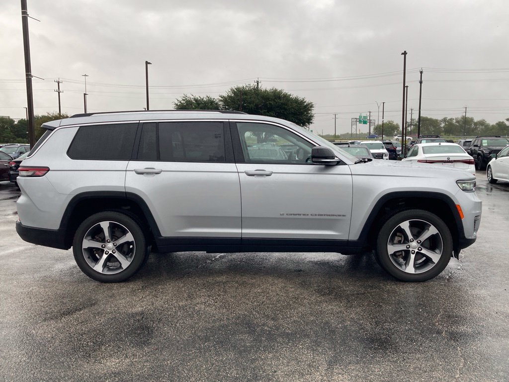 Used 2023 Jeep Grand Cherokee L Limited w/ Trailer Tow Group (B) AWD/4WD image 4