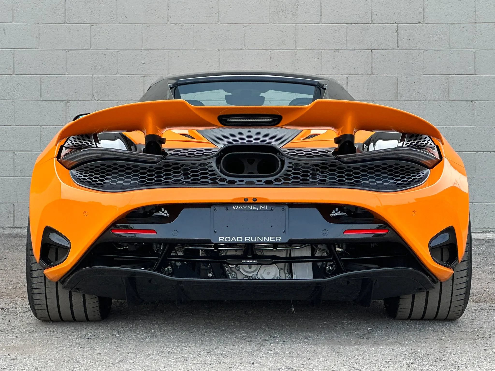 Used 2025 McLaren 750S Spider RWD image 21