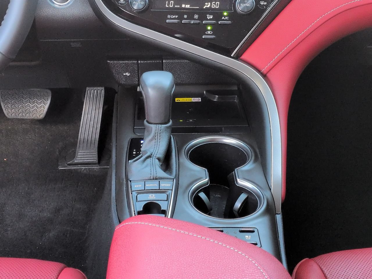 Used 2022 Toyota Camry XSE w/ Driver Assist Package FWD image 18