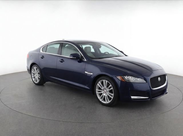 Used 2016 Jaguar XF Prestige RWD image 1