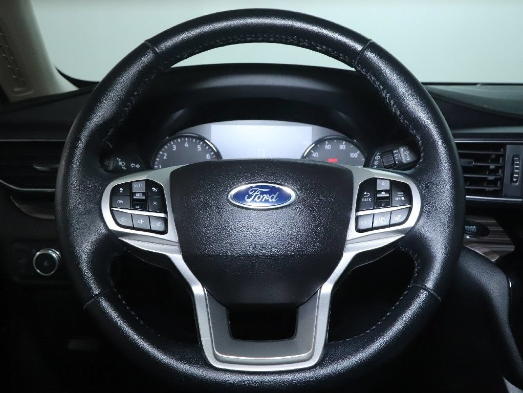Used 2022 Ford Explorer Limited w/ Equipment Group 301A AWD/4WD image 23