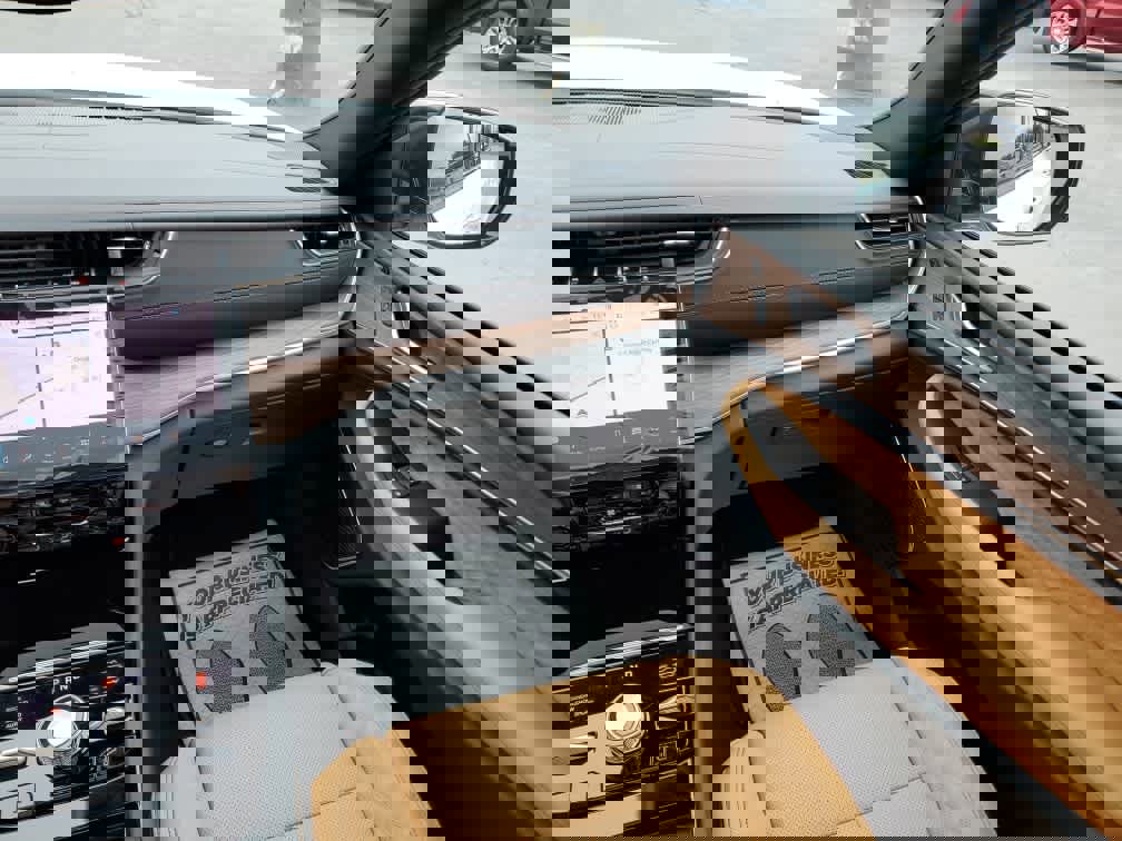 Used 2025 Jeep Grand Cherokee Summit image 16