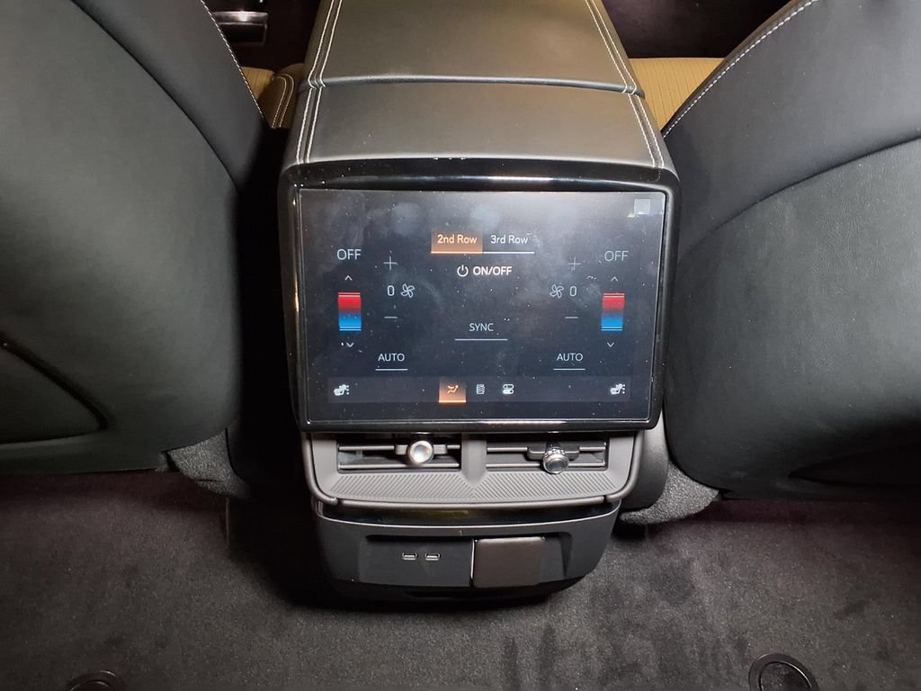 New 2027 Cadillac Vistiq Luxury AWD/4WD image 13