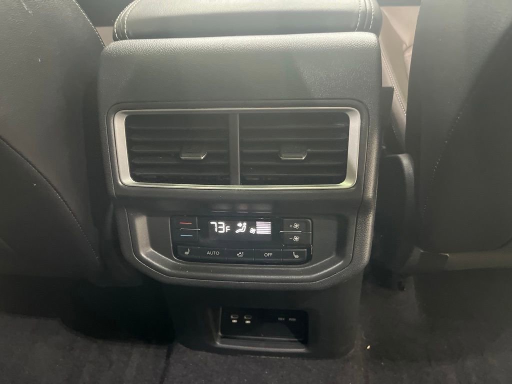 Used 2024 Volkswagen Atlas SEL AWD/4WD image 39