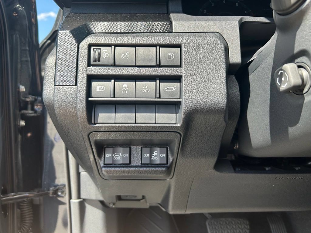 Used 2025 Toyota 4Runner Limited w/ Tow Technology Package AWD/4WD image 19
