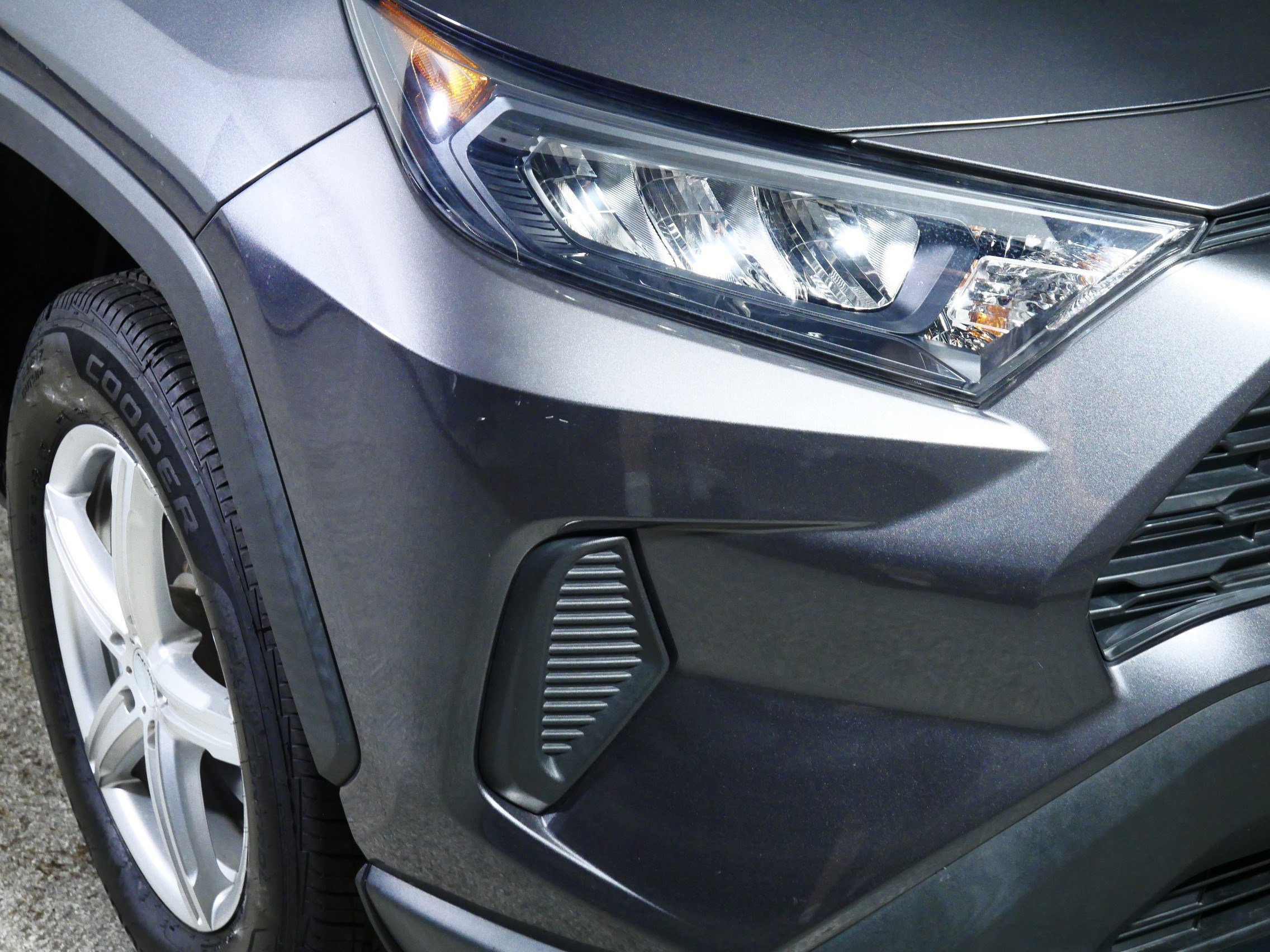 Used 2019 Toyota RAV4 LE w/ All Weather Liner Package AWD/4WD image 16