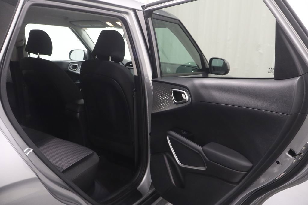 Used 2022 Kia Soul LX w/ Technology Package image 16