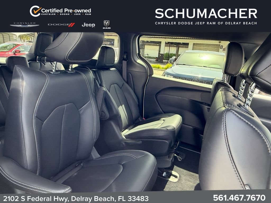 Used 2025 Chrysler Pacifica Select FWD image 17