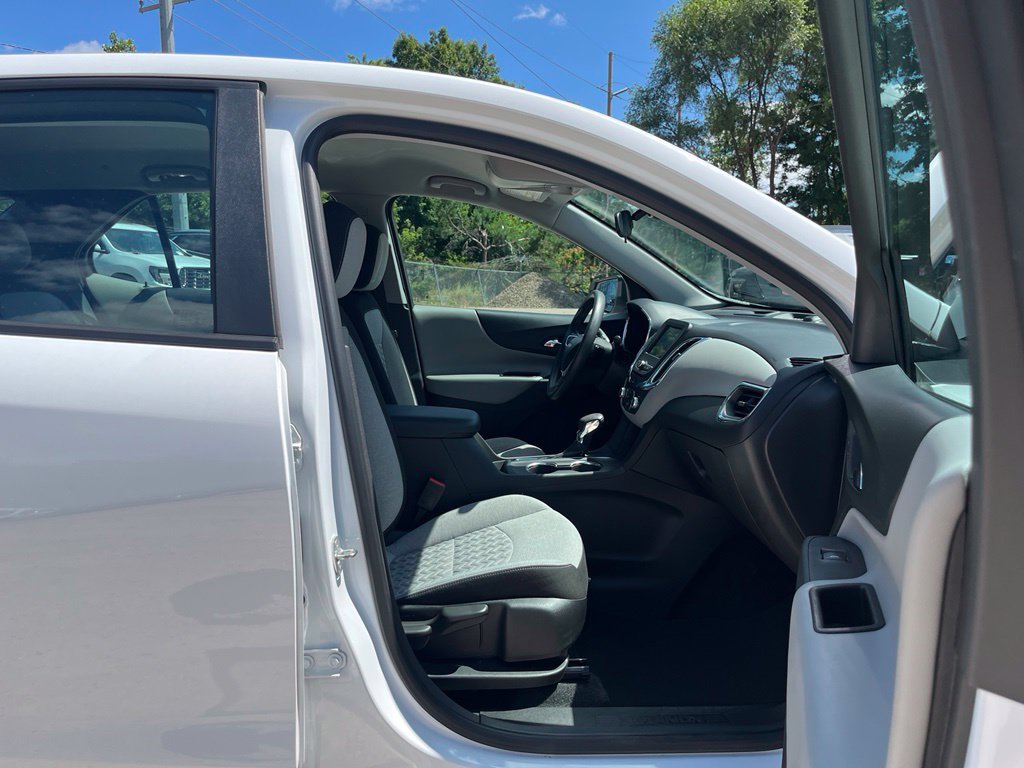 Used 2023 Chevrolet Equinox LS FWD image 32