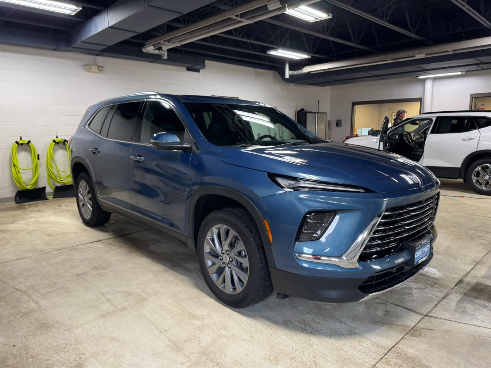 Certified 2025 Buick Enclave Preferred image 3