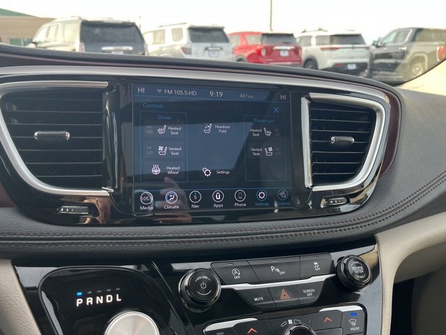 Used 2020 Chrysler Pacifica Limited image 52