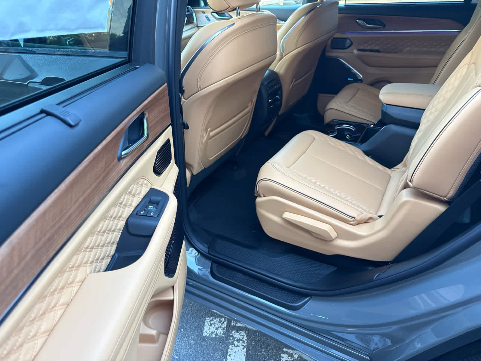 New 2027 Jeep Grand Cherokee L Summit AWD/4WD image 18