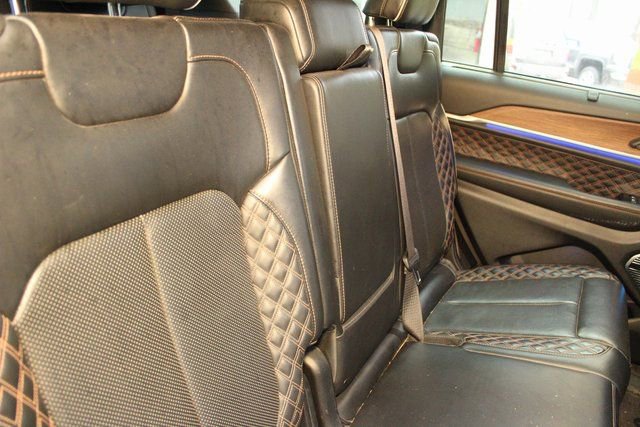 Used 2021 Jeep Grand Cherokee L Summit w/ Luxury Tech Group V image 14