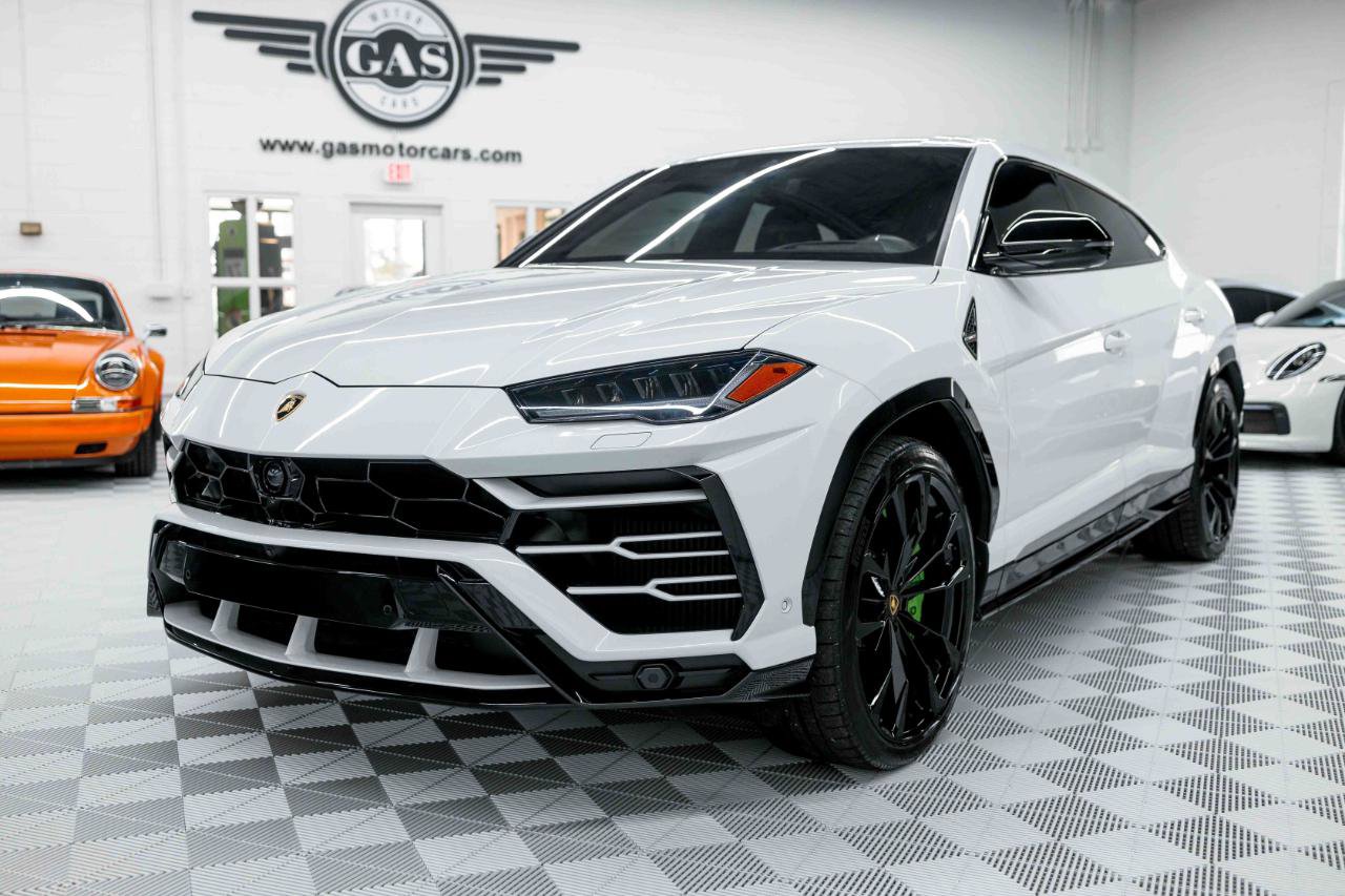 Used 2020 Lamborghini Urus Base image 3