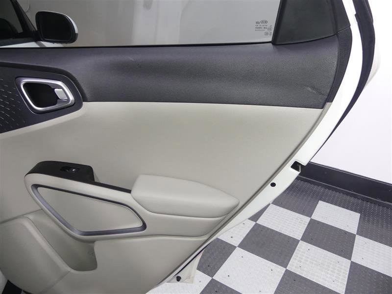 Used 2020 Kia Soul EX image 26