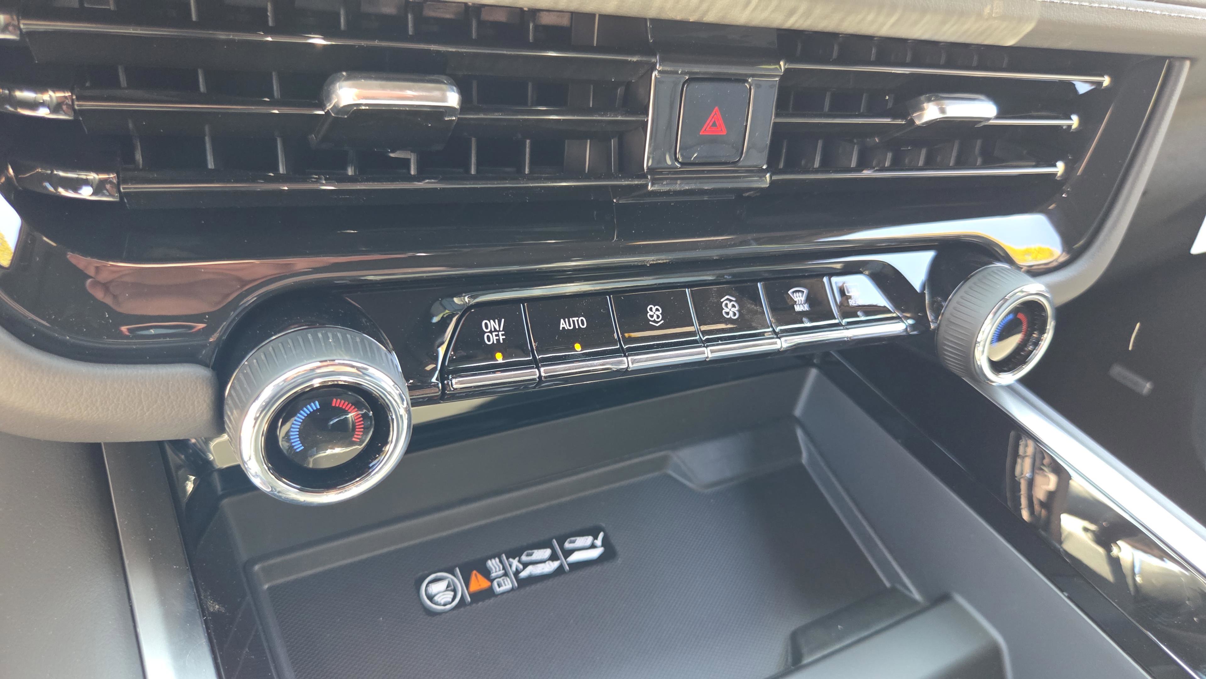 New 2026 Chevrolet Suburban Z71 w/ Z71 Off-Road Package image 25