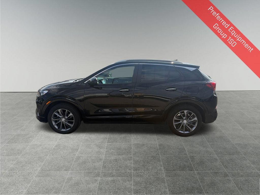 Used 2022 Buick Encore GX Select w/ Sport Touring Package FWD image 3