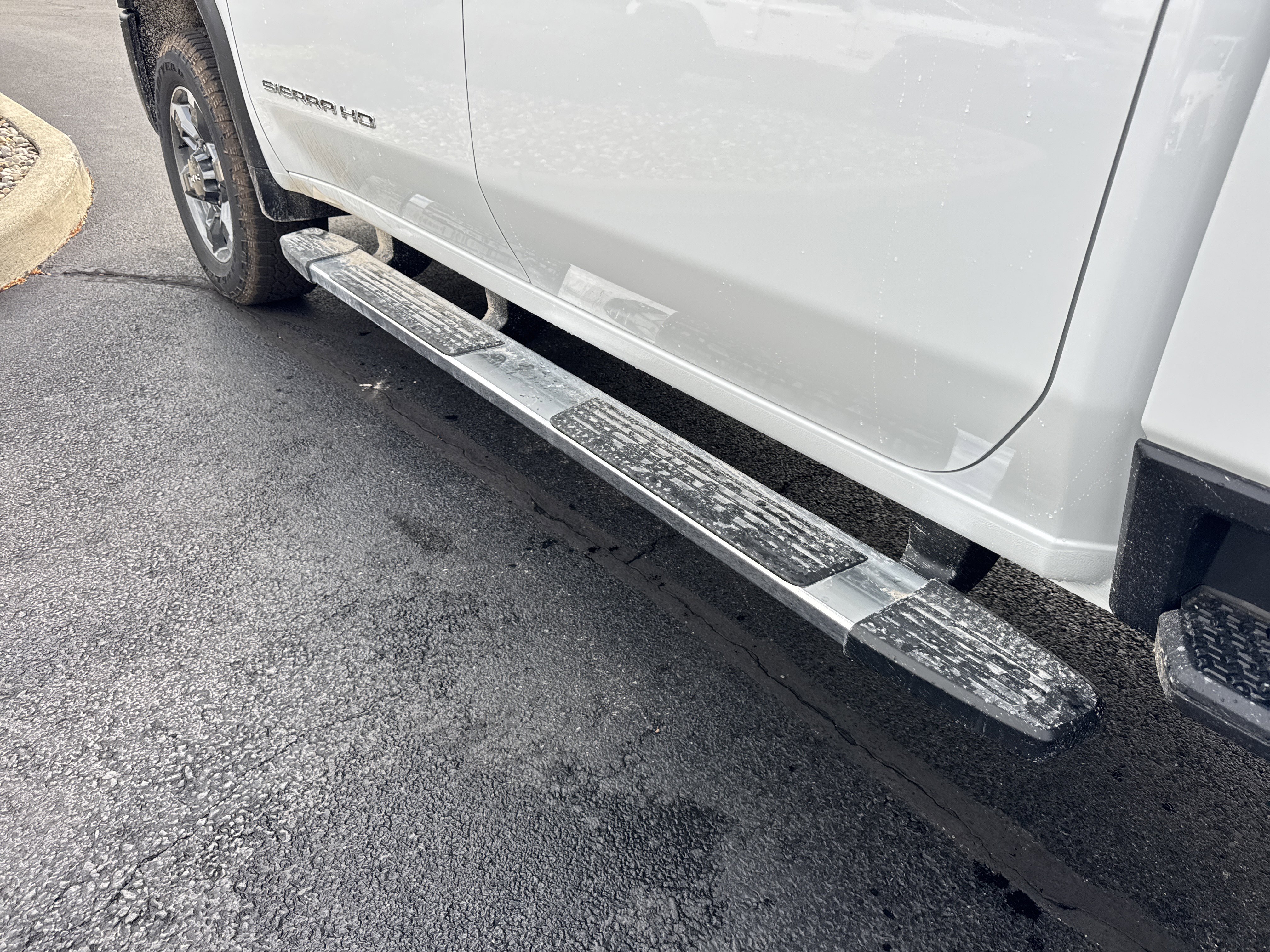 New 2026 GMC Sierra 2500 SLE w/ Preferred Package image 30