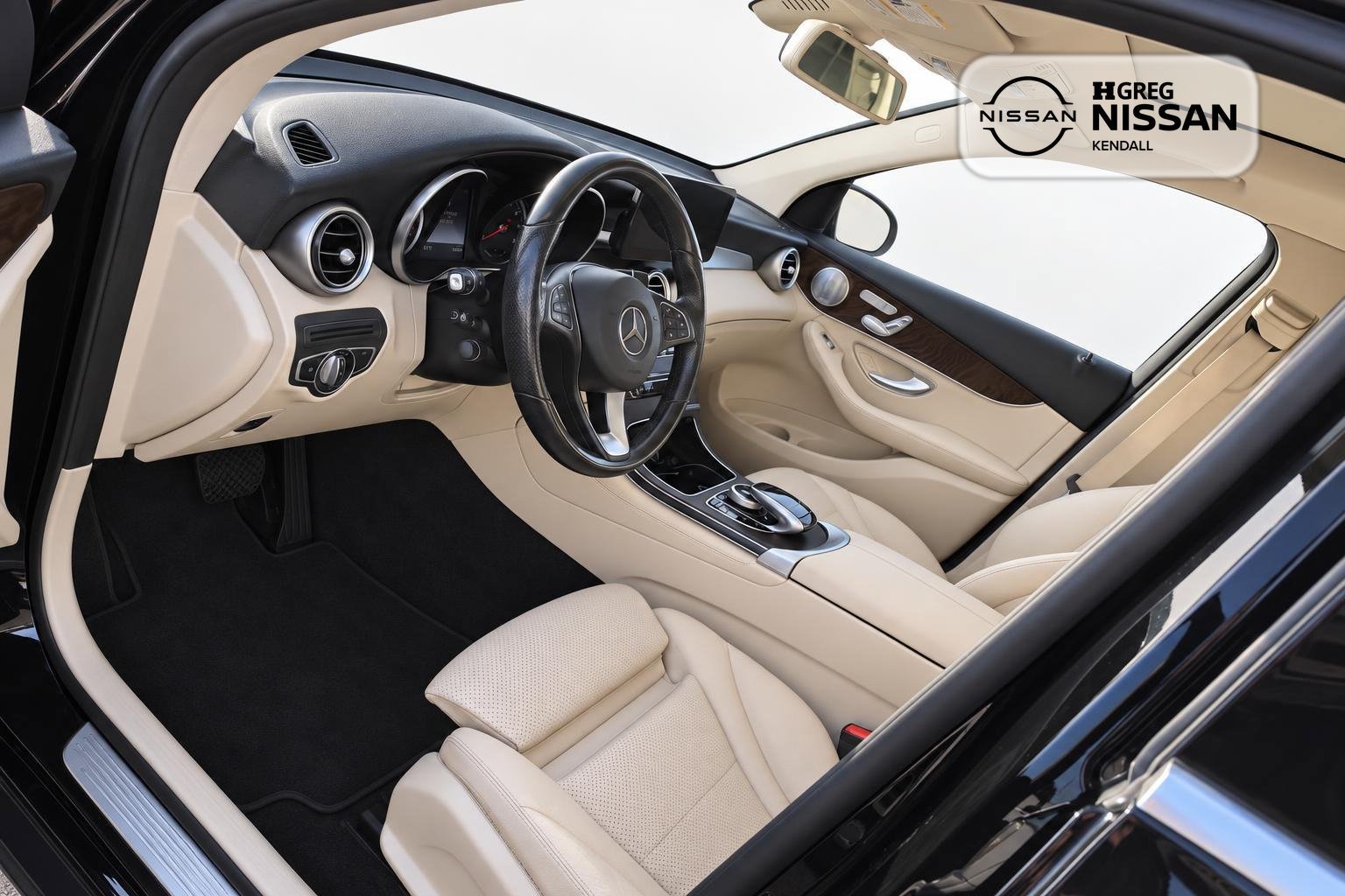Used 2019 Mercedes-Benz GLC 350e 4MATIC image 5