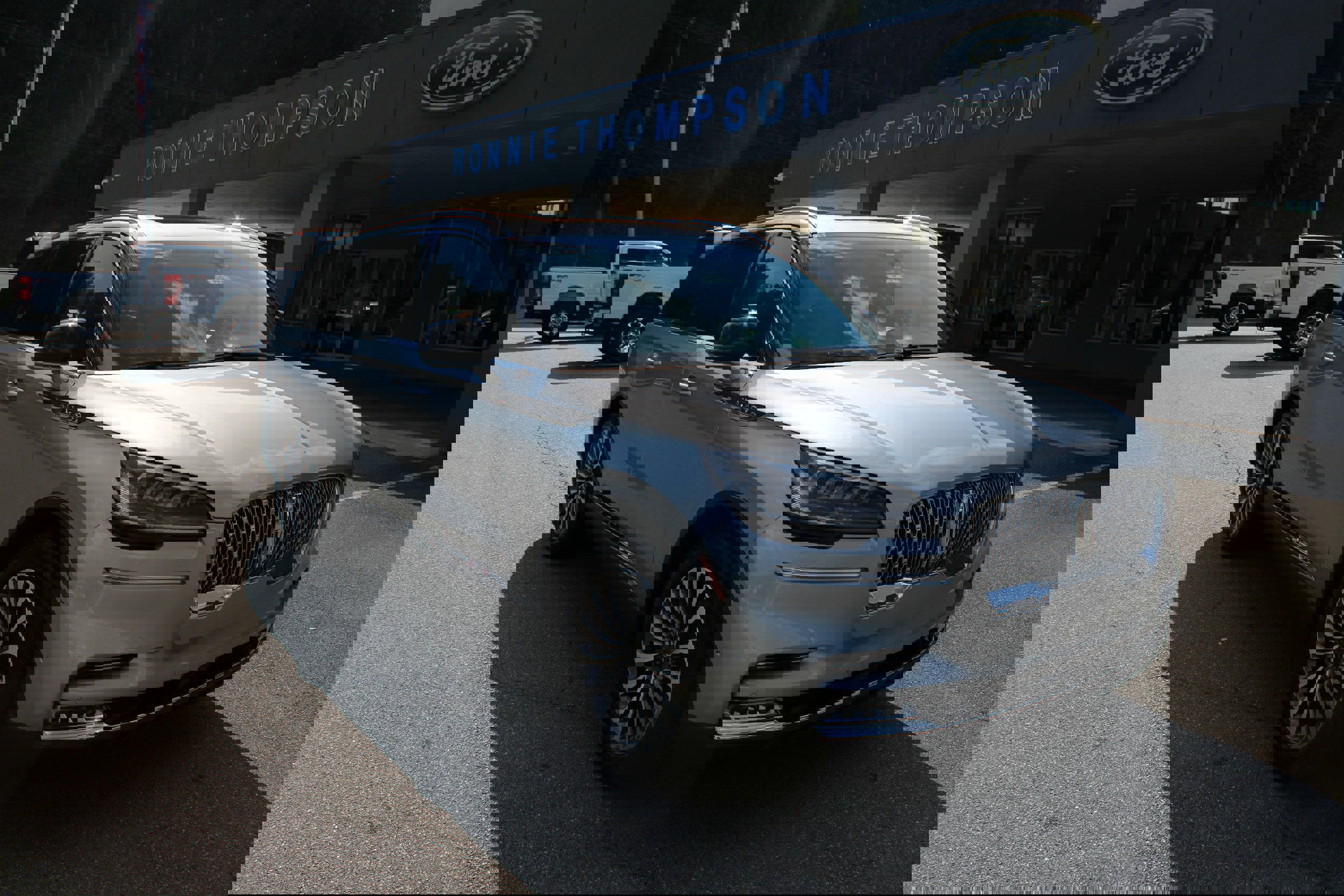 Used 2021 Lincoln Aviator Reserve w/ Equipment Group 201A image 1