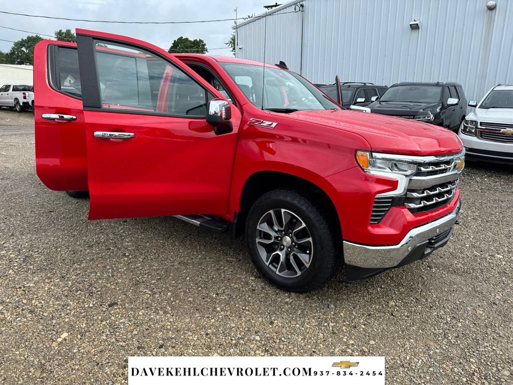 Used 2024 Chevrolet Silverado 1500 LT AWD/4WD image 33