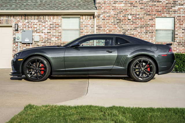 Used 2015 Chevrolet Camaro SS w/ SS Performance Package RWD image 3