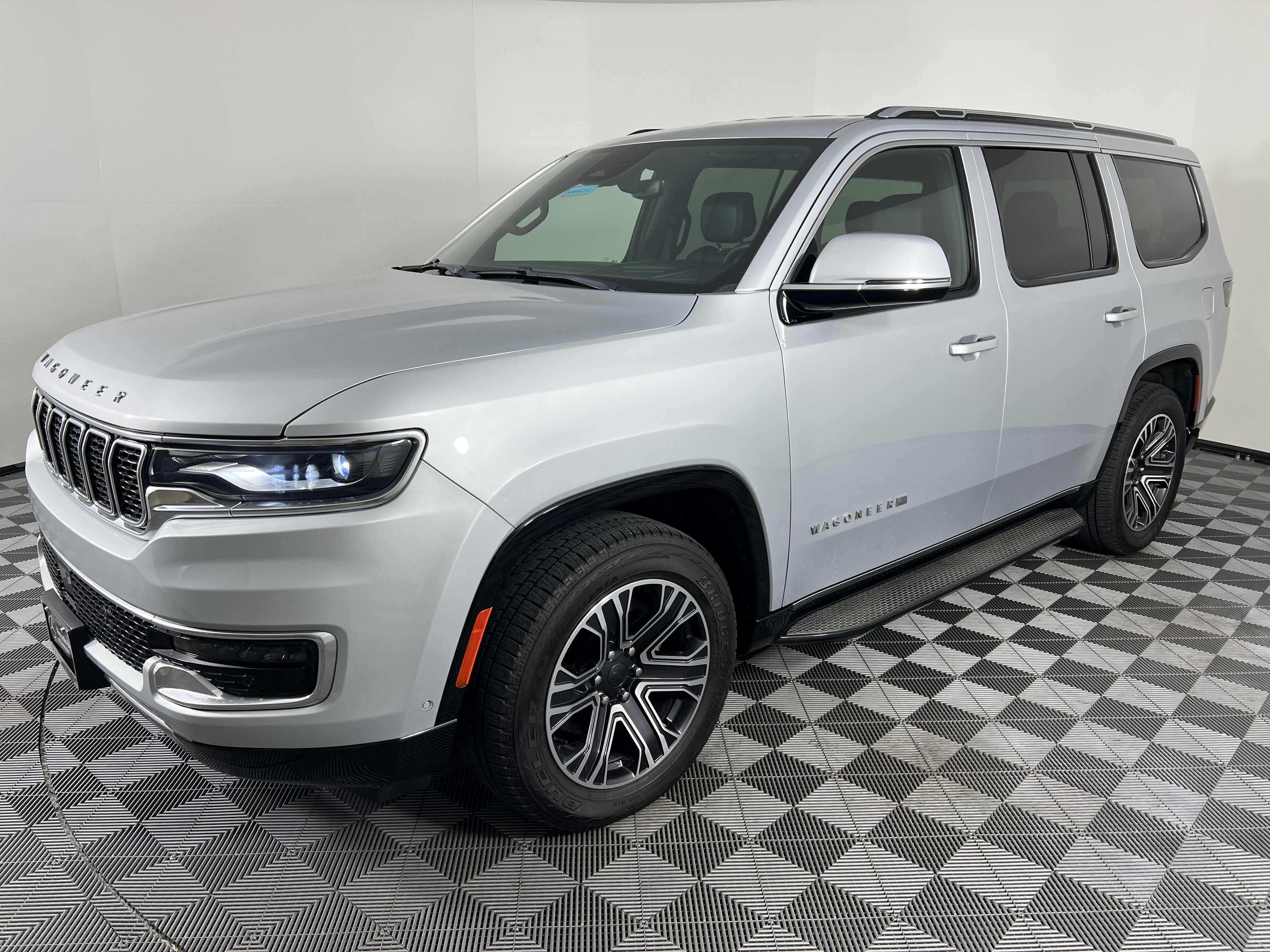 Used 2022 Jeep Wagoneer Series III w/ Flexible Seating Group AWD/4WD image 8