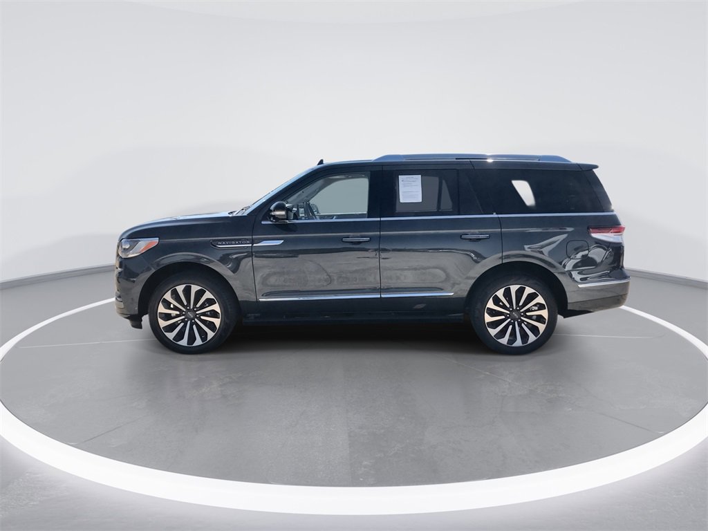 Used 2024 Lincoln Navigator Reserve image 5