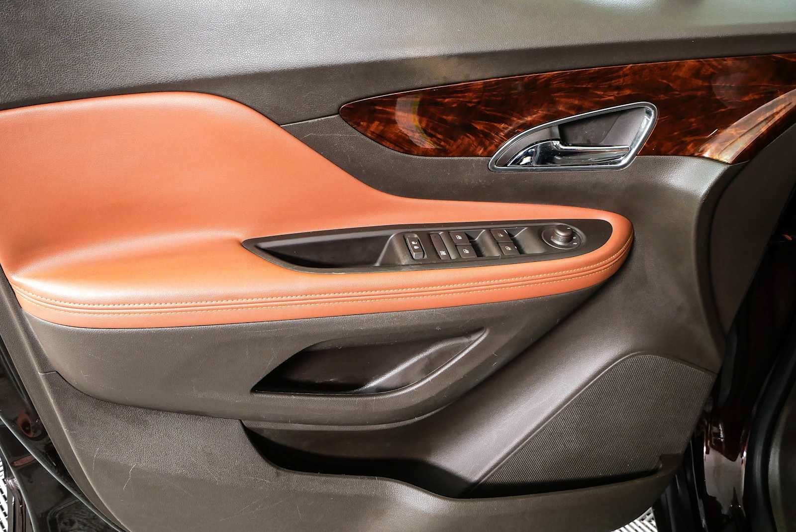 Used 2014 Buick Encore Leather FWD image 6