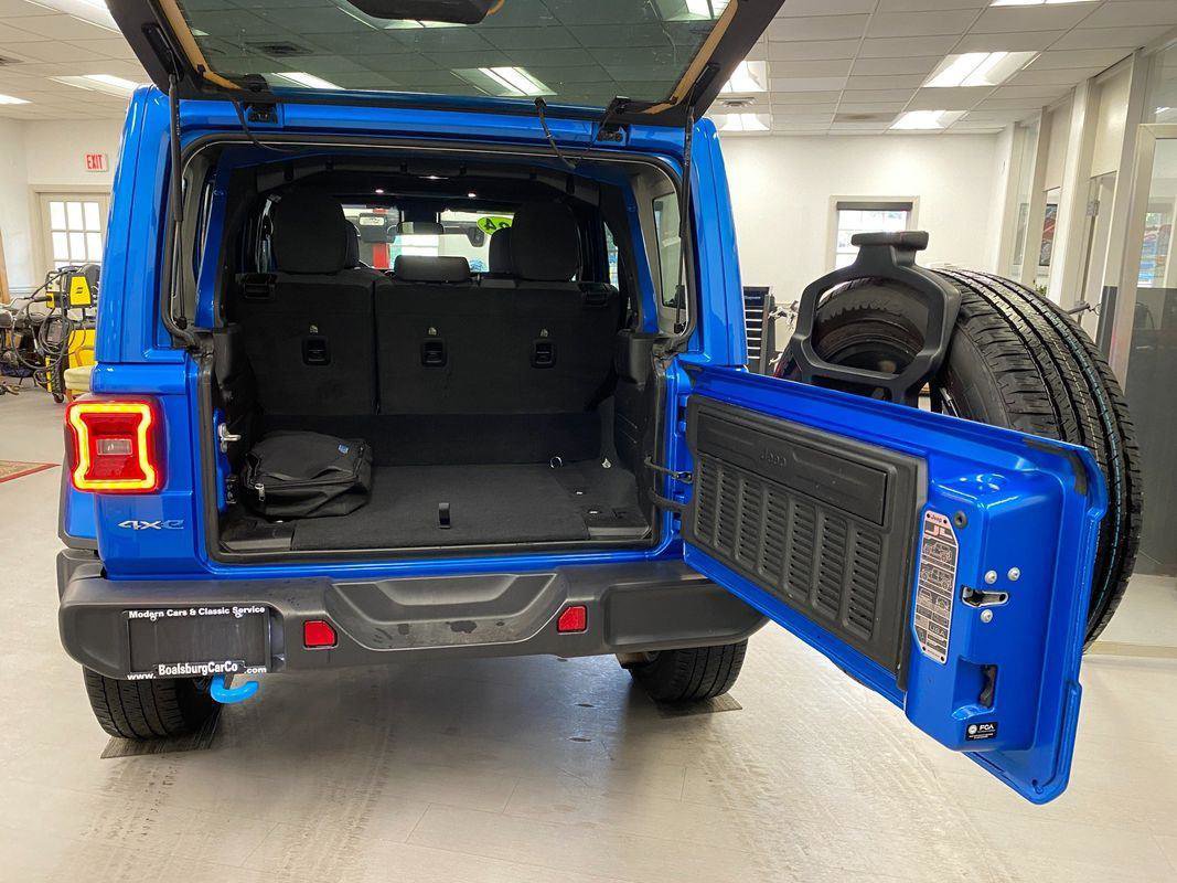 Used 2024 Jeep Wrangler Sahara image 14