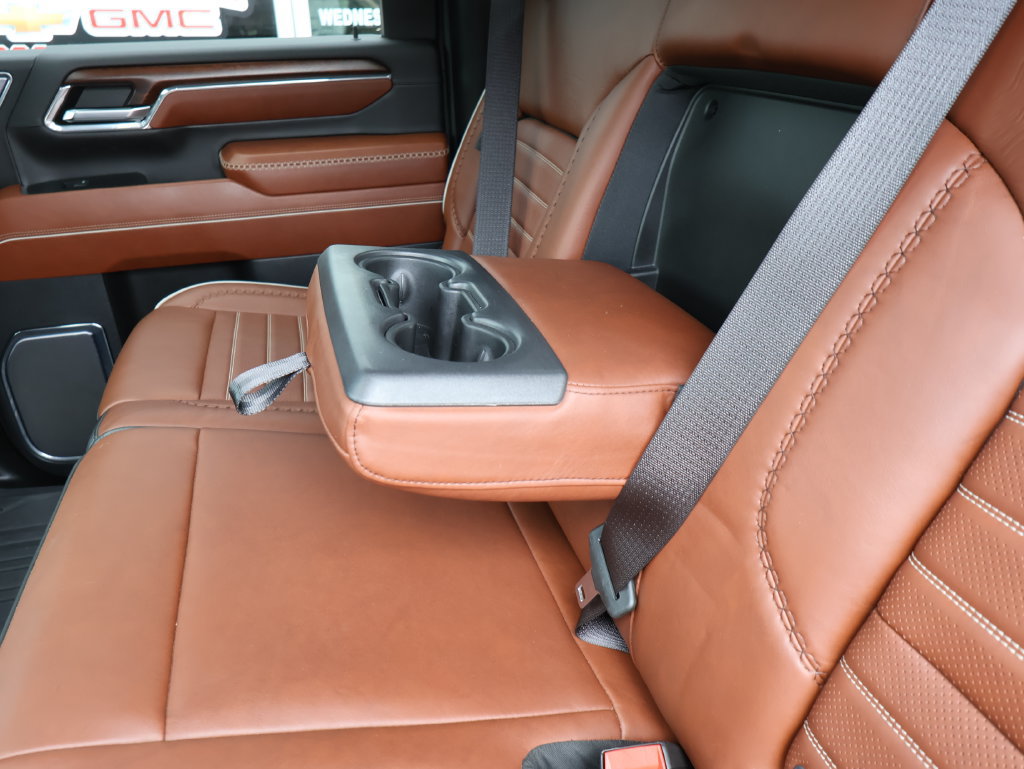 Used 2024 GMC Sierra 3500 Denali Ultimate AWD/4WD image 31