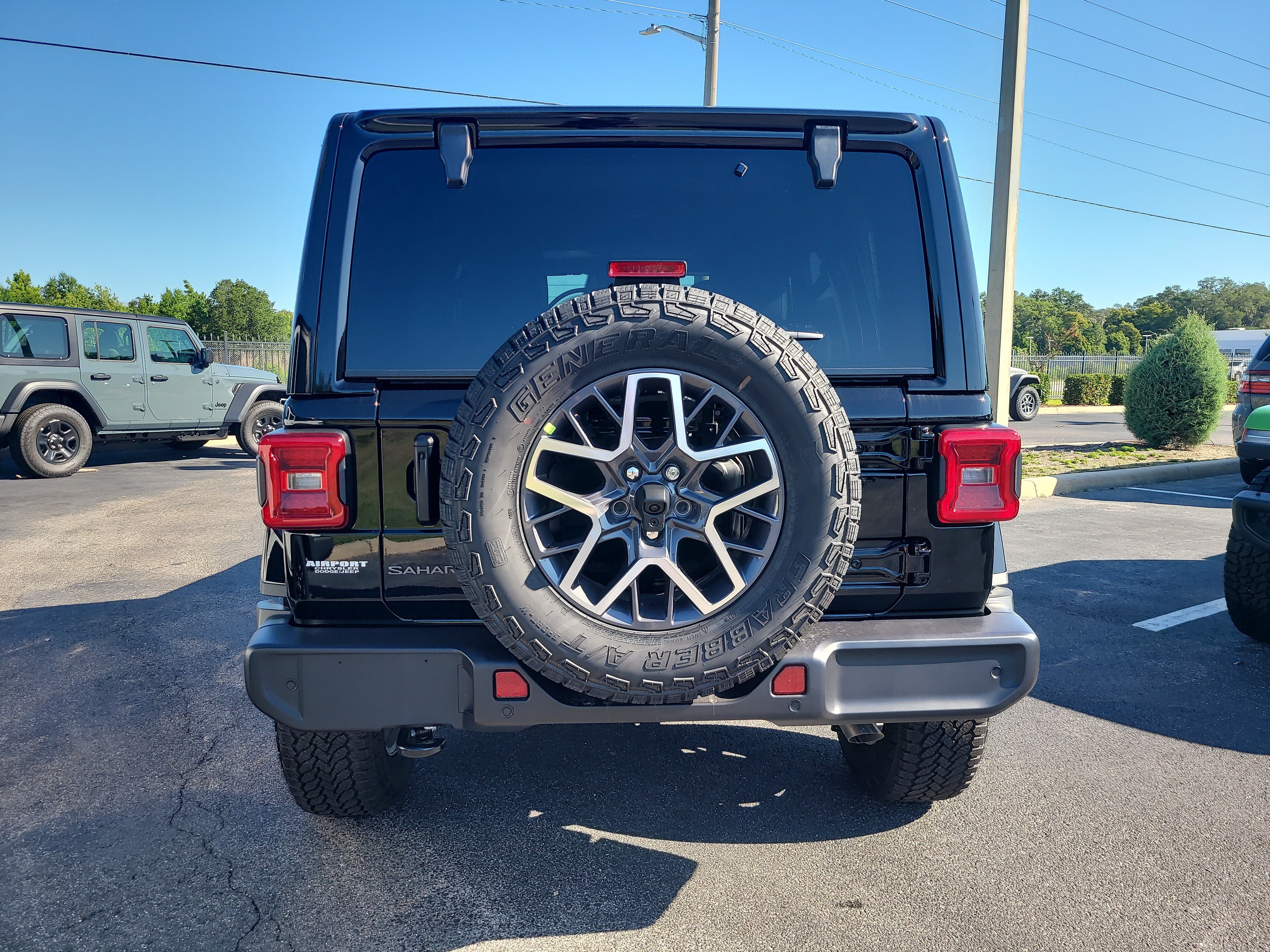 New 2026 Jeep Wrangler Unlimited Sahara AWD/4WD image 6