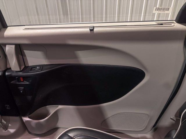 Used 2024 Chrysler Pacifica Limited image 29