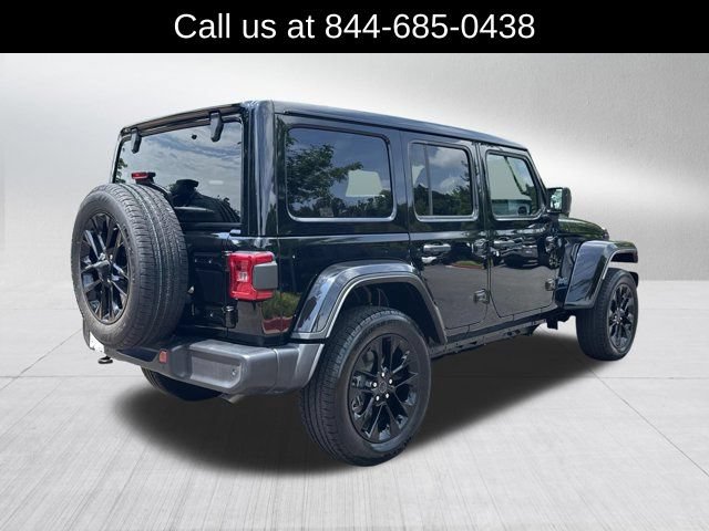 Certified 2025 Jeep Wrangler Unlimited Sahara w/ Safety Group AWD/4WD image 5