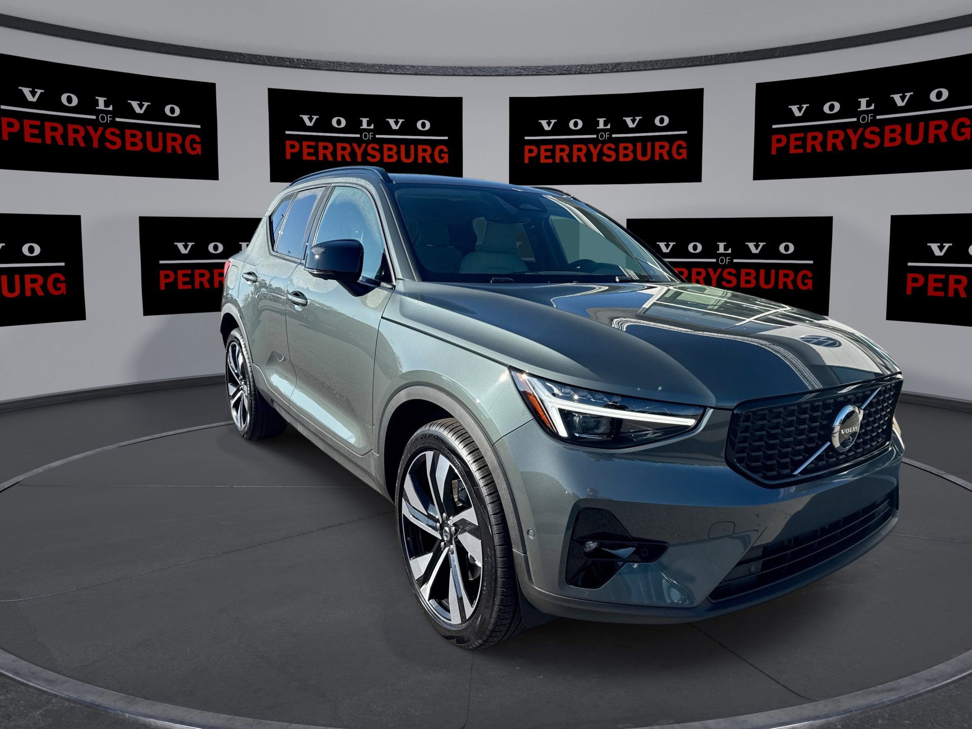 New 2026 Volvo XC40 B5 Ultra w/ Climate Package image 2