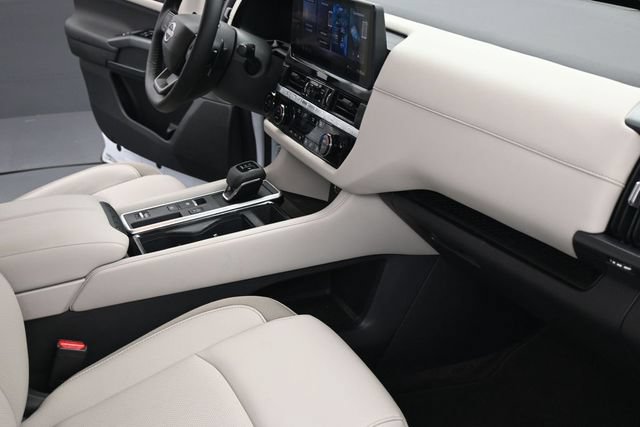 Used 2026 Nissan Pathfinder SL FWD image 47