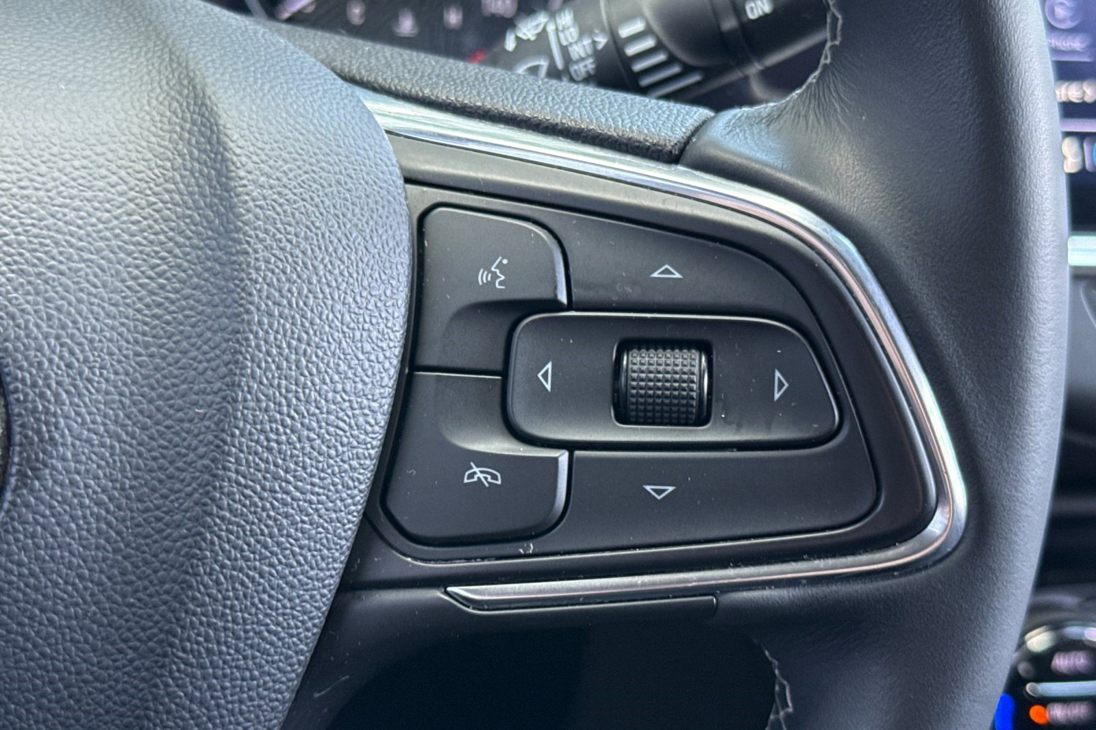 Used 2023 Buick Encore GX Select w/ Sport Touring Package image 30