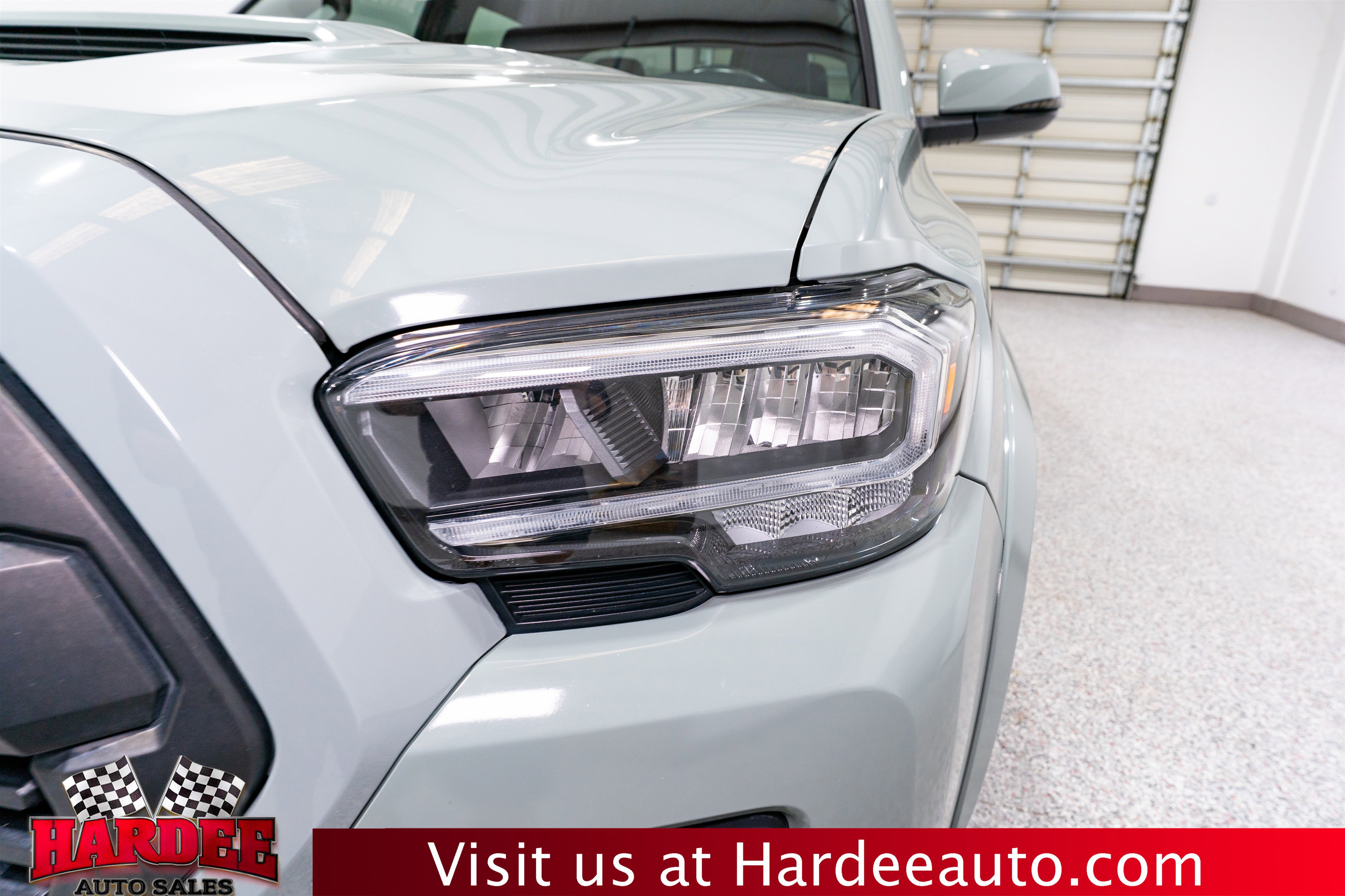Used 2022 Toyota Tacoma TRD Sport w/ Technology Package RWD image 8