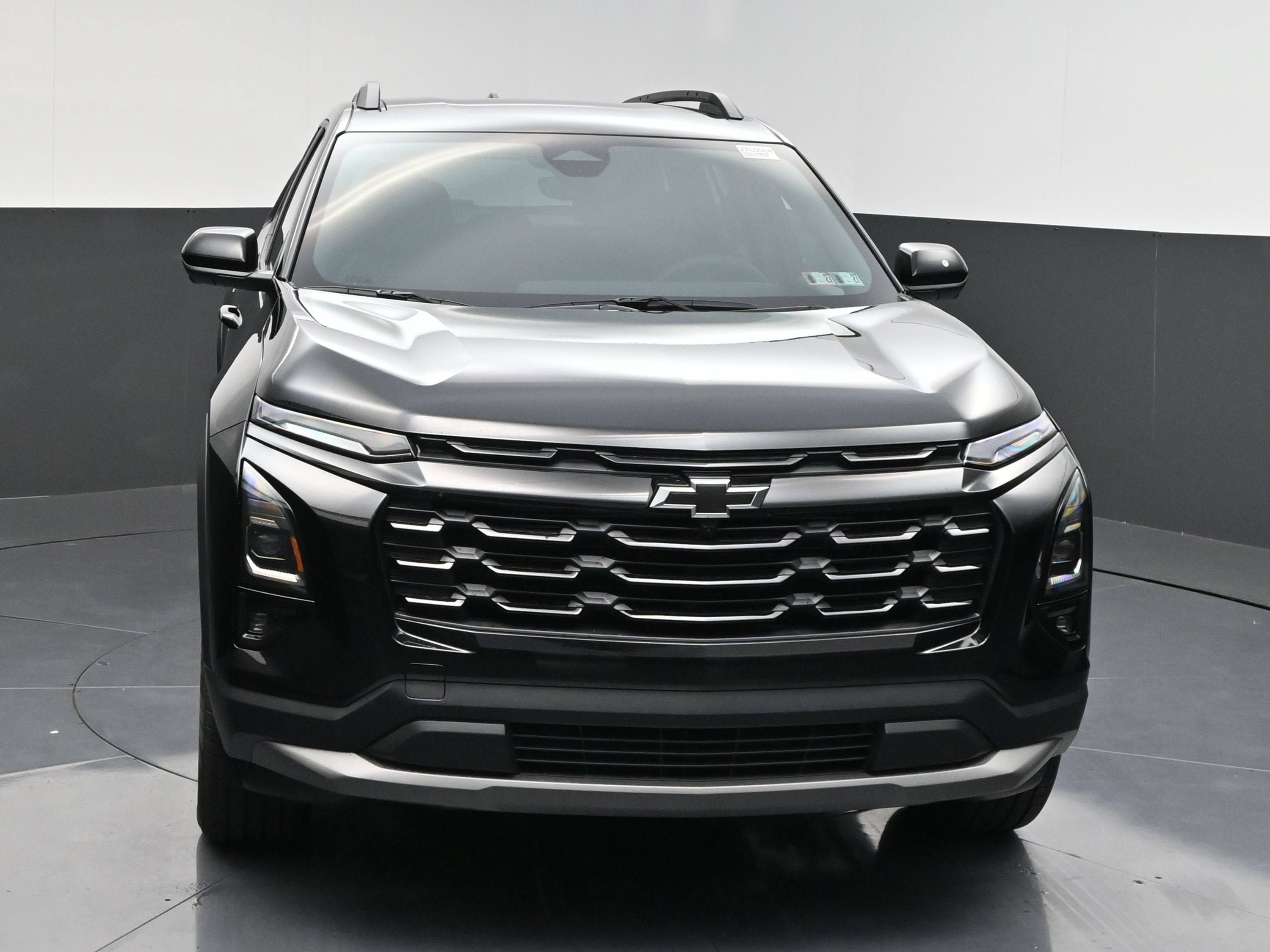 New 2027 Chevrolet Equinox LT w/ Convenience Package II FWD image 3