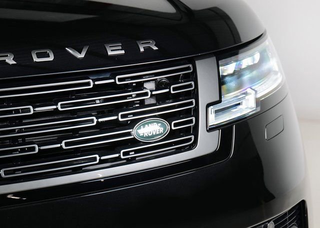 New 2025 Land Rover Range Rover SE image 26