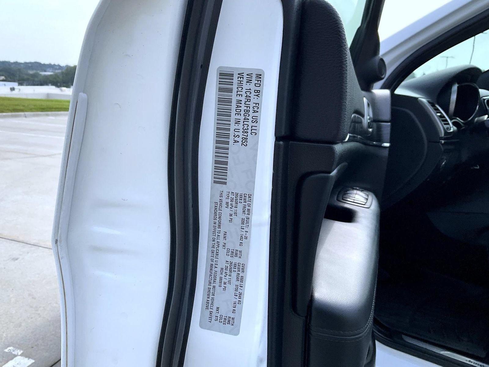 Used 2020 Jeep Grand Cherokee Limited AWD/4WD image 25