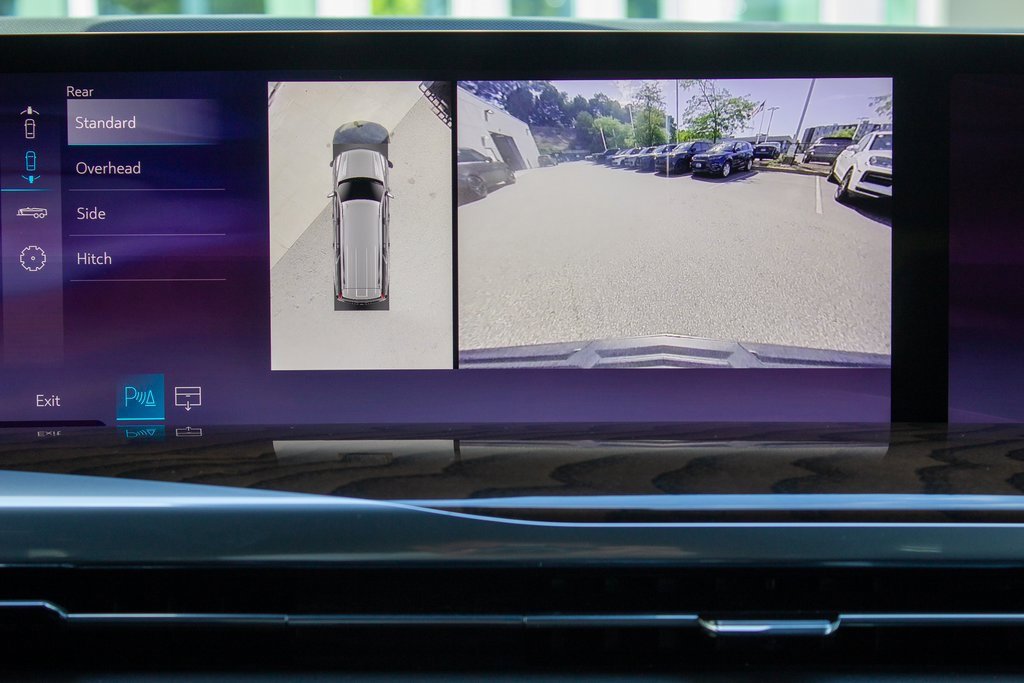 Used 2025 Cadillac Escalade ESV Sport Platinum image 17