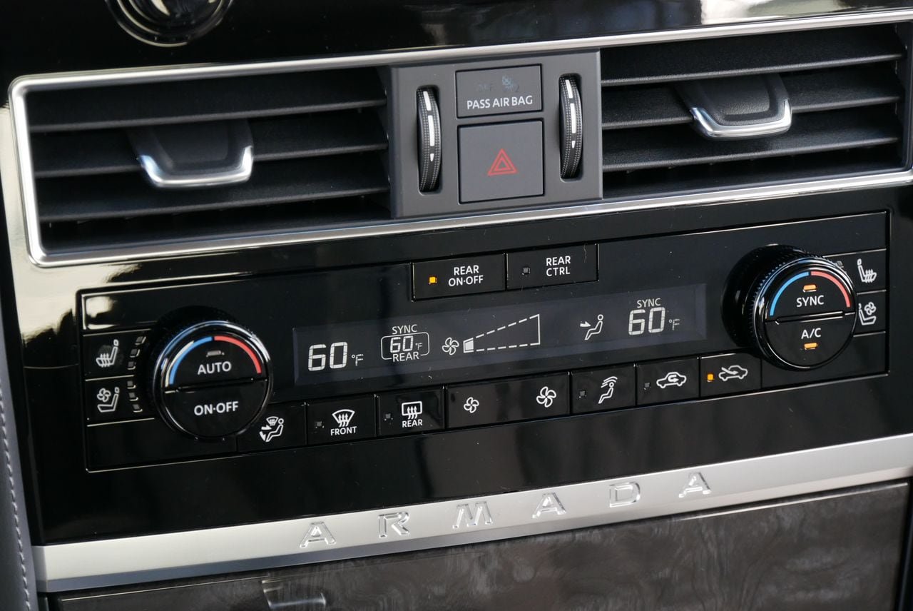 Used 2024 Nissan Armada Platinum w/ Captain's Chairs Package RWD image 18