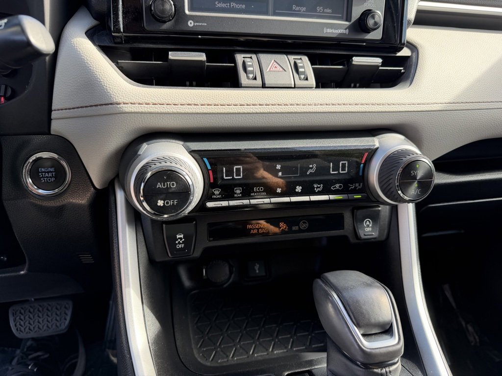 Used 2021 Toyota RAV4 XLE Premium image 16