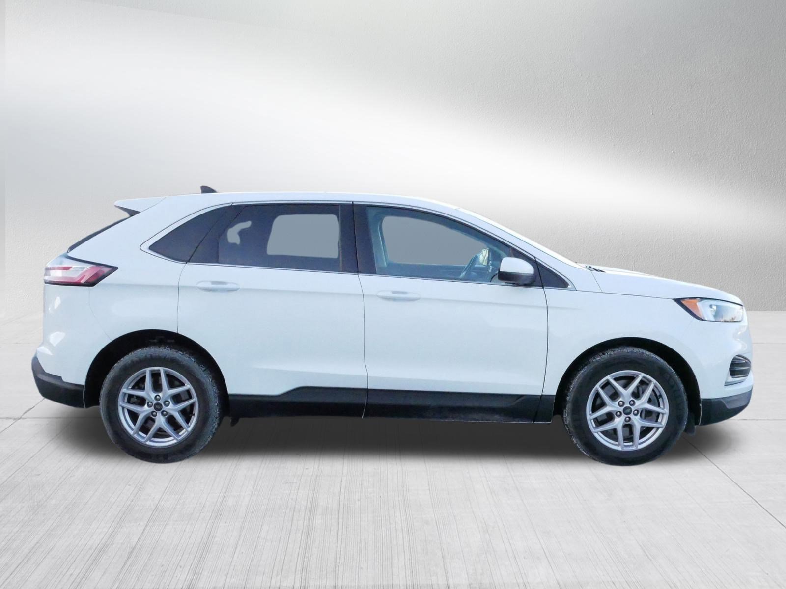 Used 2023 Ford Edge SEL image 8