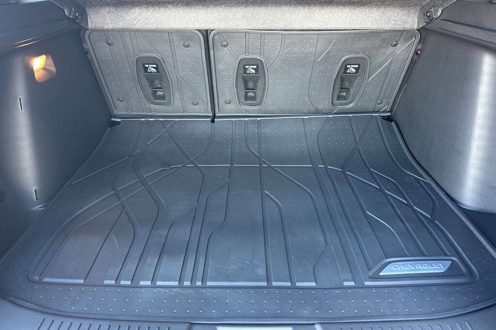 New 2026 Chevrolet Trax RS w/ Sunroof Package image 16