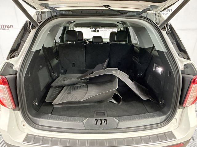 Used 2021 Ford Explorer Limited w/ Equipment Group 301A AWD/4WD image 27