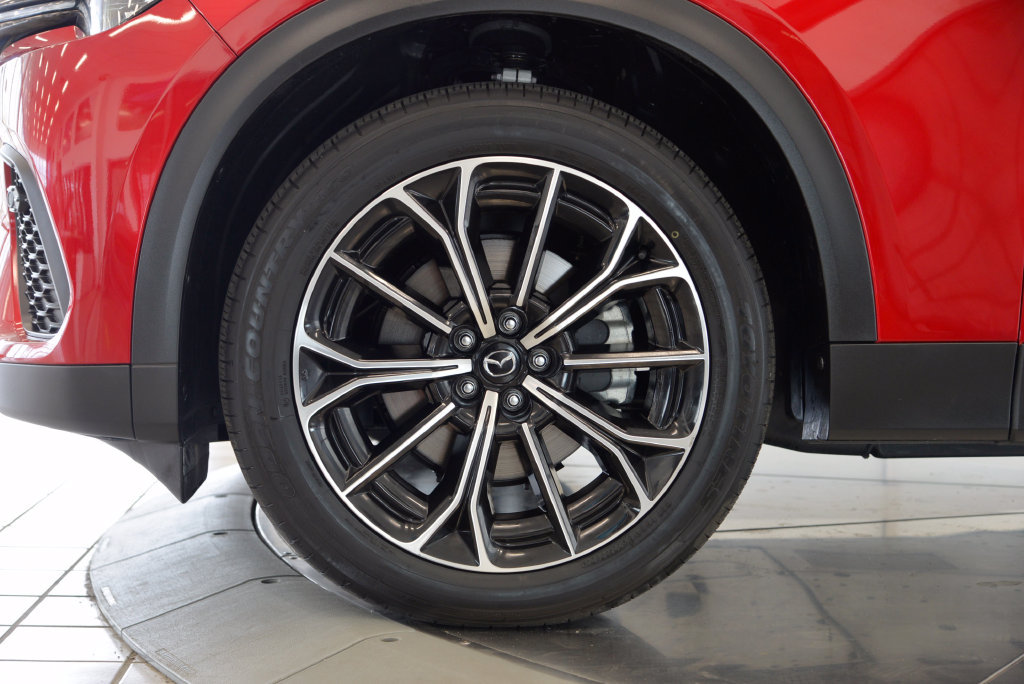 Certified 2025 MAZDA CX-70 Plug-In Hybrid w/ Premium Pkg AWD/4WD image 10
